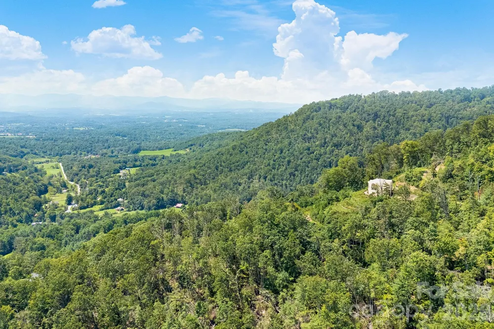 44 Azura Gdns Weaverville, NC 28787