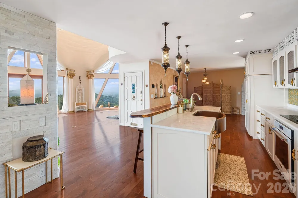 44 Azura Gdns Weaverville, NC 28787