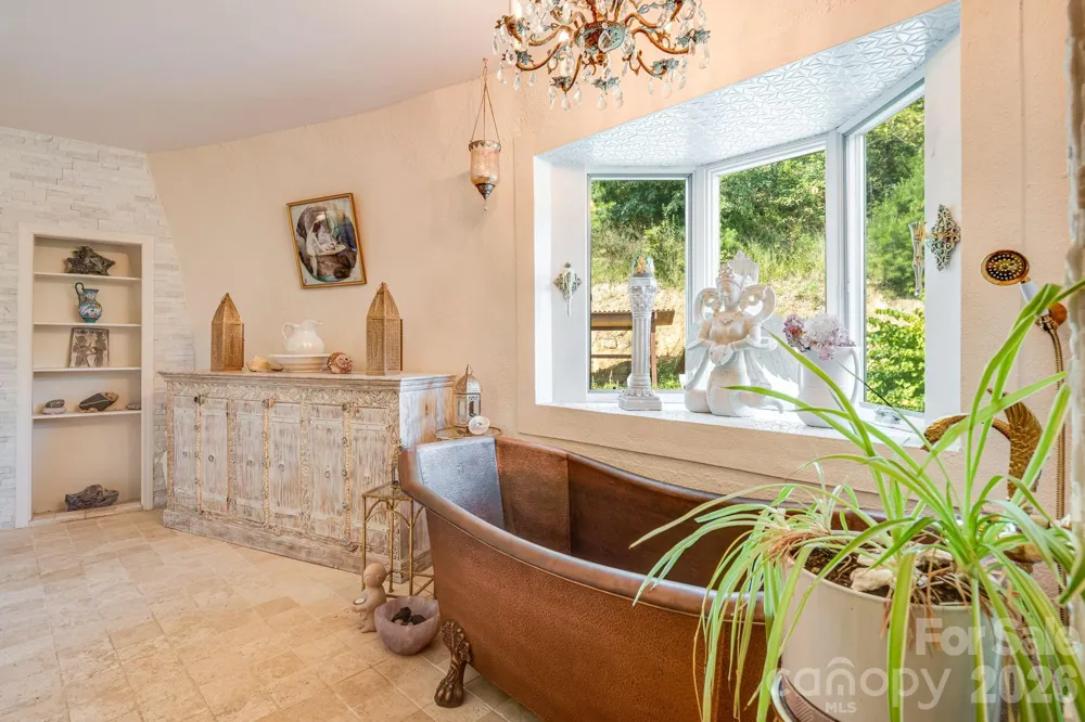 44 Azura Gdns Weaverville, NC 28787