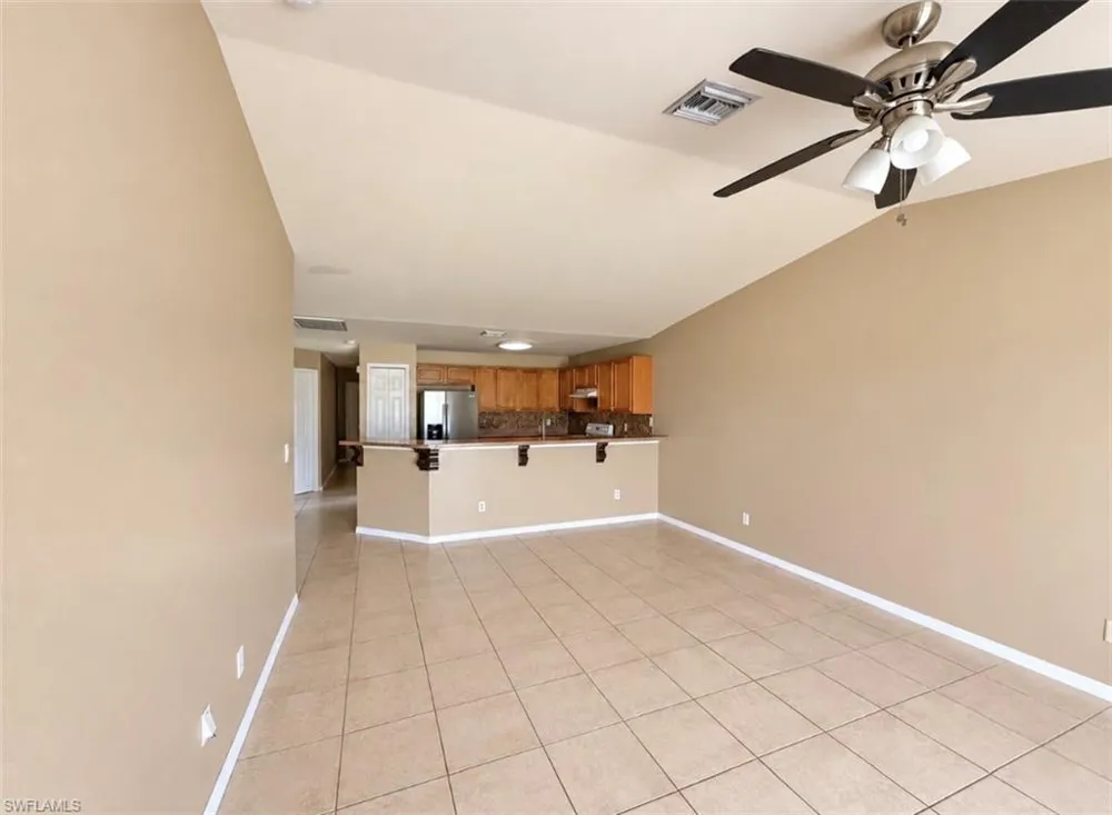 822 Diplomat Parkway E Cape Coral, FL 33909