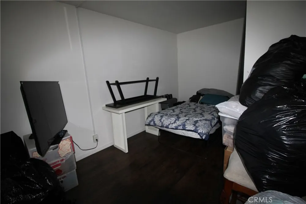 222 E Manchester Los Angeles, CA 90003