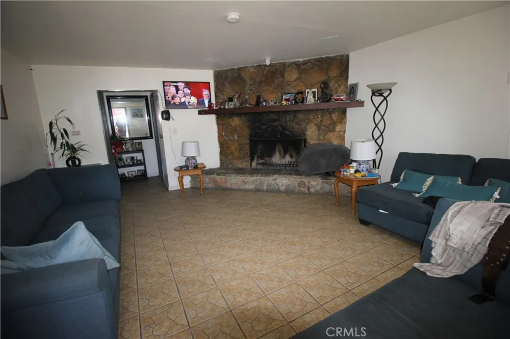 222 E Manchester Los Angeles, CA 90003