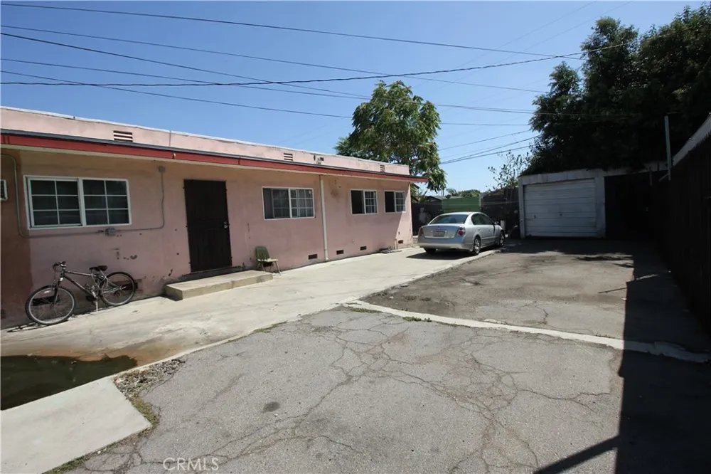 222 E Manchester Los Angeles, CA 90003