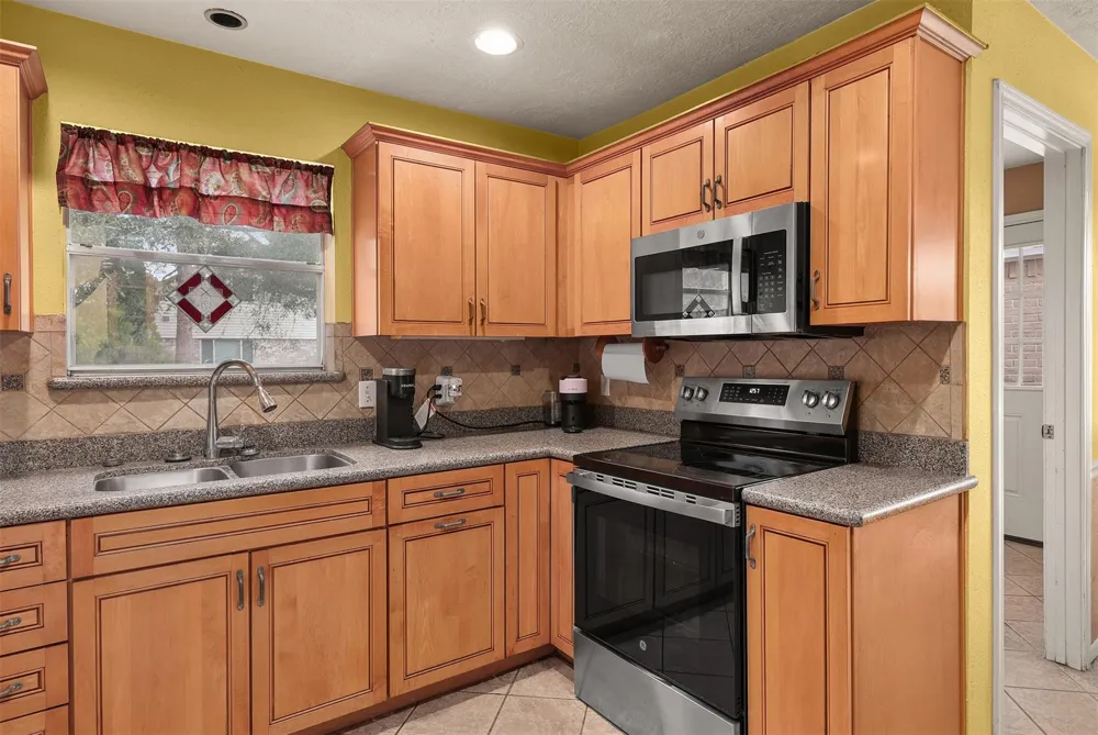 15826 Cavendish Drive Houston, TX 77059