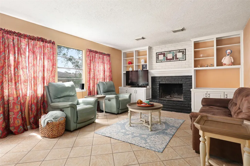 15826 Cavendish Drive Houston, TX 77059