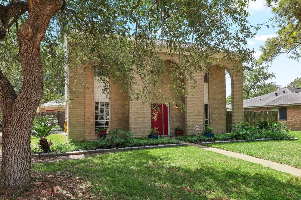 15826 Cavendish Drive Houston, TX 77059