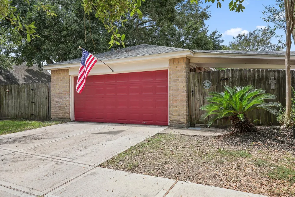 15826 Cavendish Drive Houston, TX 77059