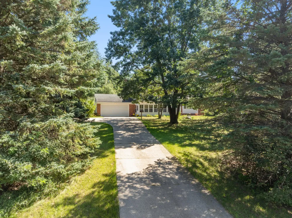 8580 Young Avenue NE Rockford, MI 49341