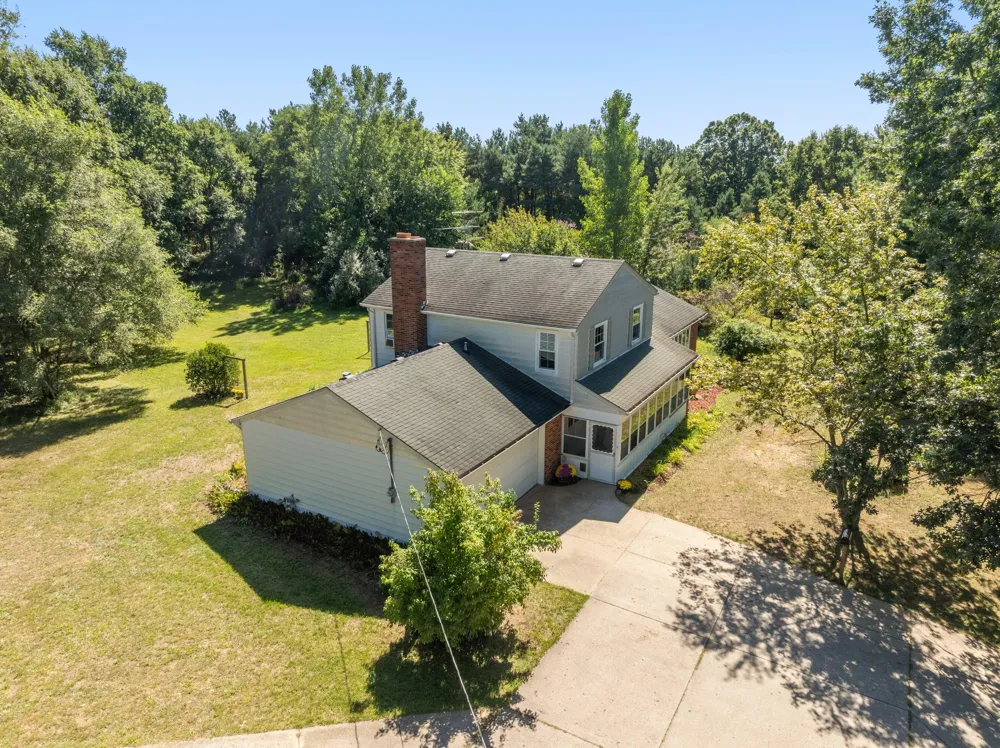 8580 Young Avenue NE Rockford, MI 49341