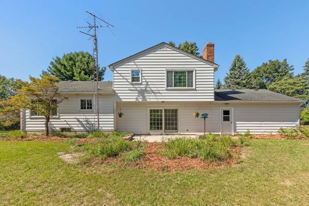 8580 Young Avenue NE Rockford, MI 49341