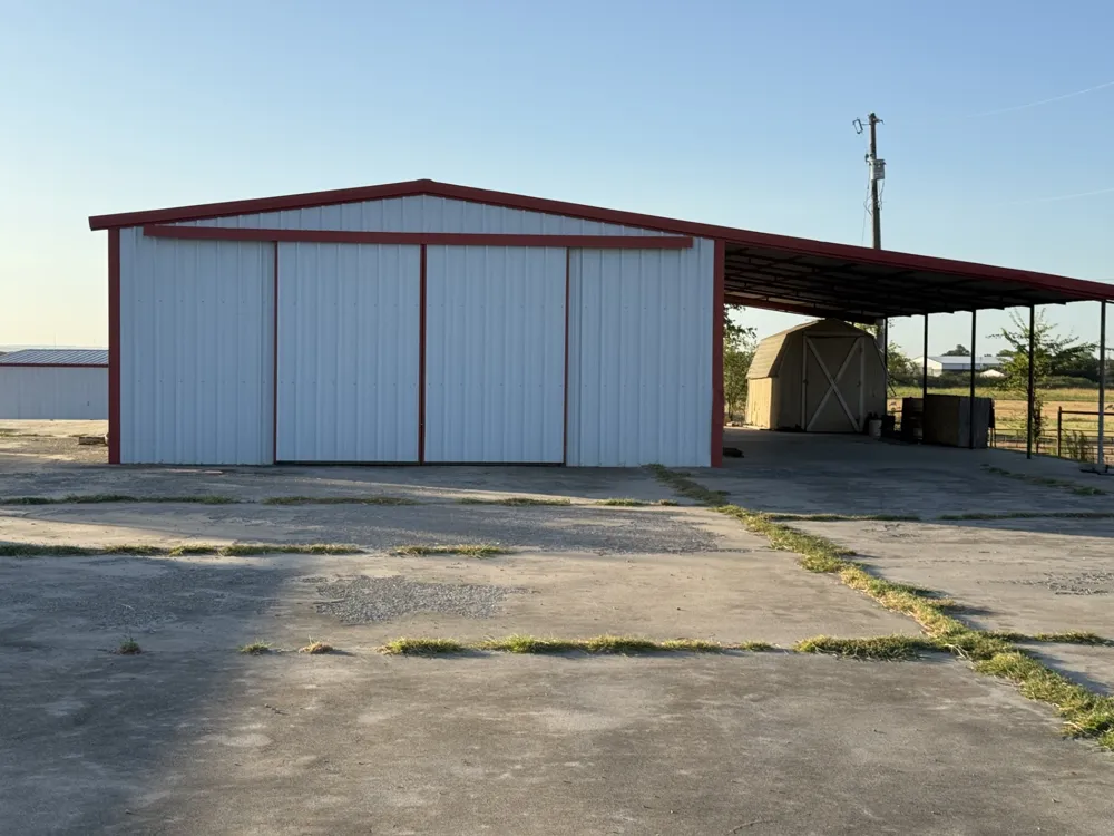 193 County Road 1793 Sunset, TX 76270