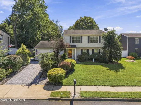 15 Cherry Bend Drive