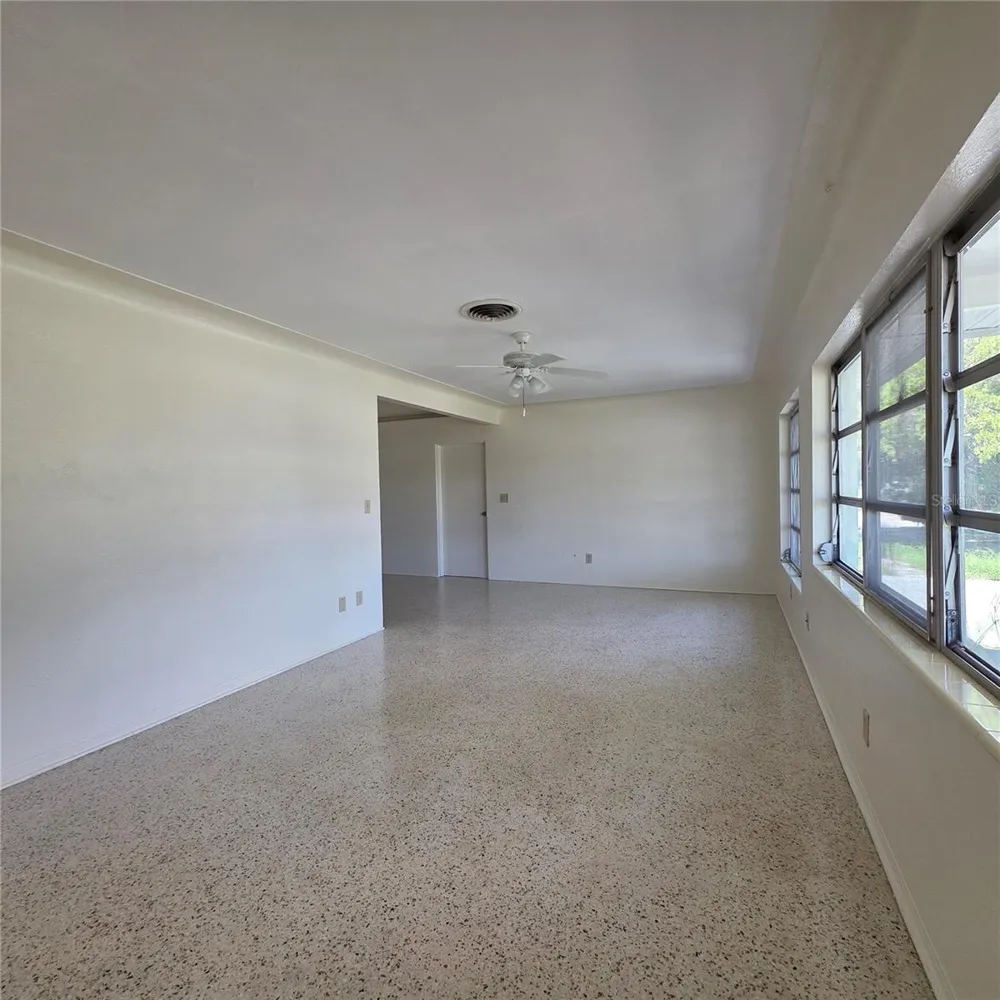 4014 22ND AVENUE St Petersburg, FL 33713