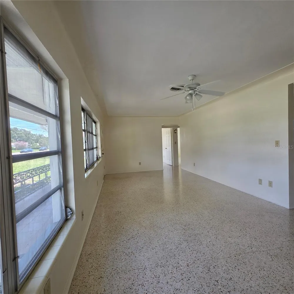 4014 22ND AVENUE St Petersburg, FL 33713