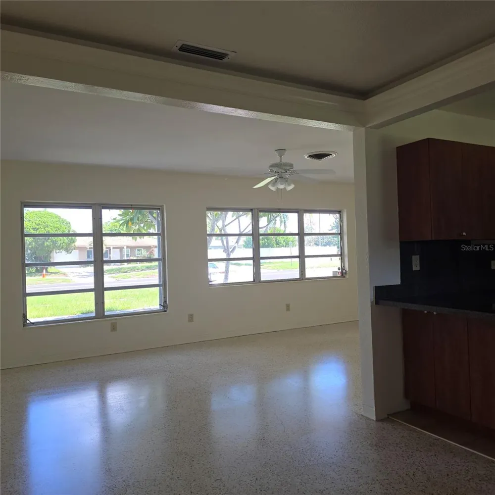 4014 22ND AVENUE St Petersburg, FL 33713