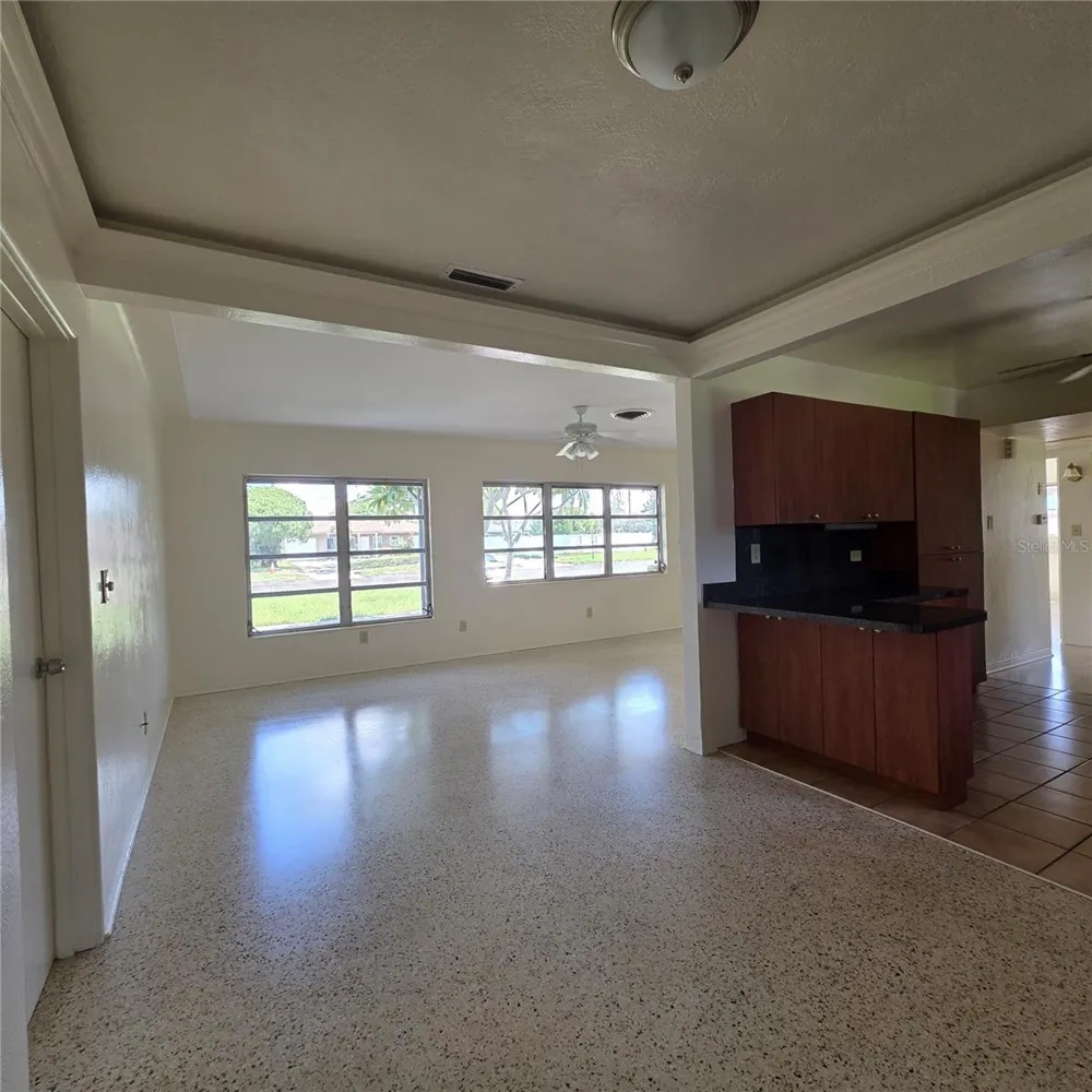 4014 22ND AVENUE St Petersburg, FL 33713