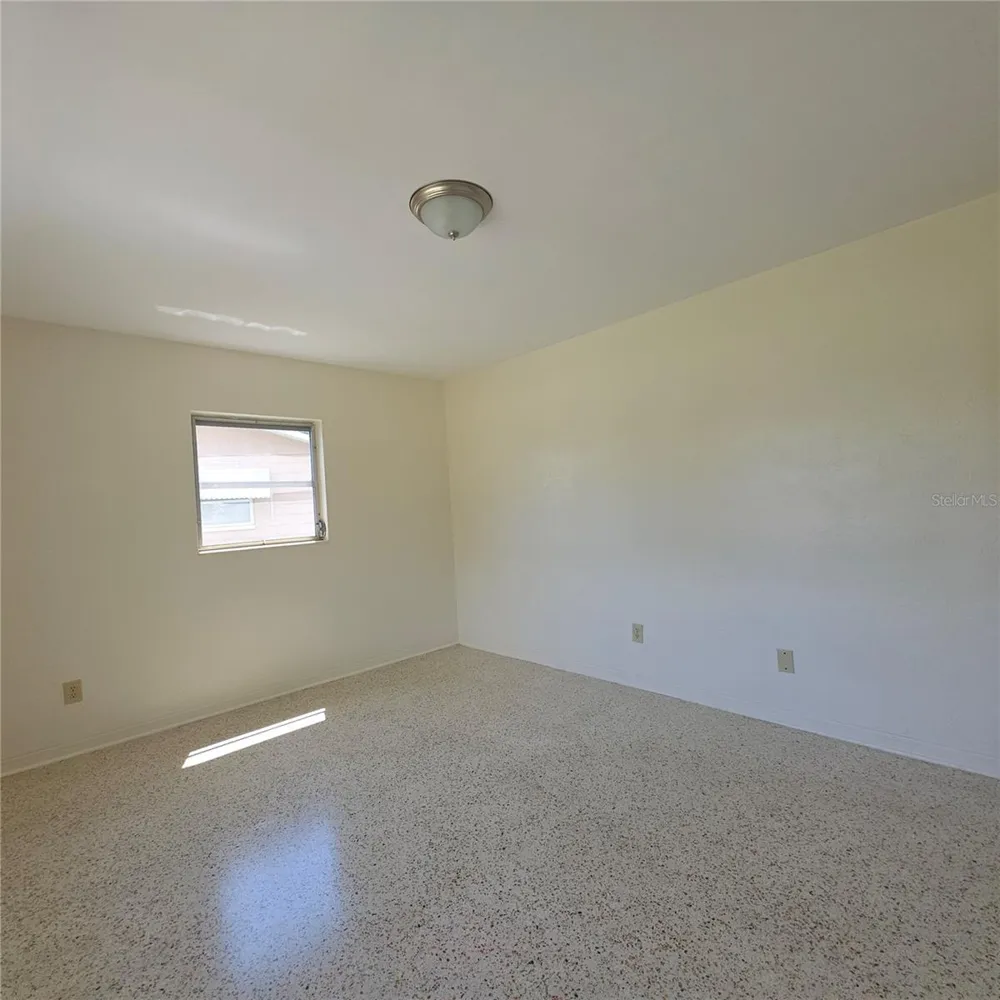 4014 22ND AVENUE St Petersburg, FL 33713