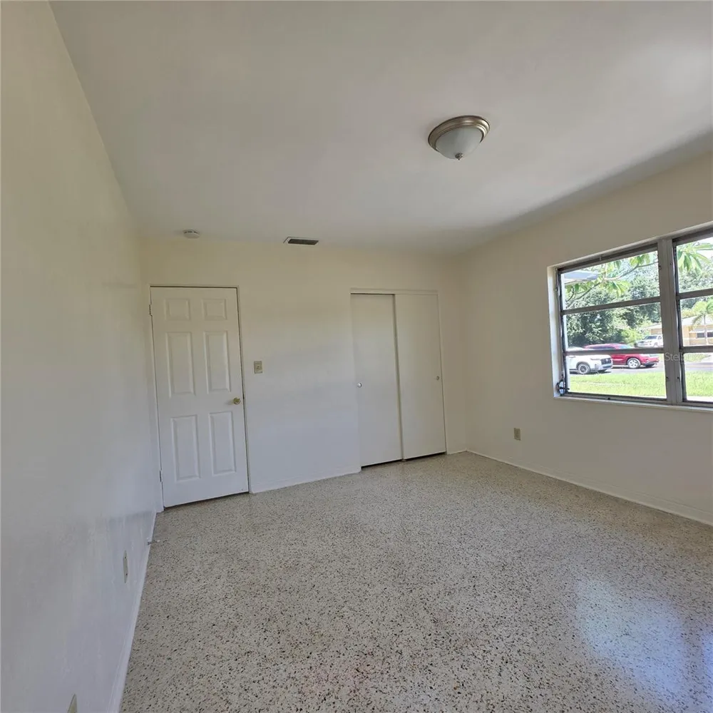 4014 22ND AVENUE St Petersburg, FL 33713