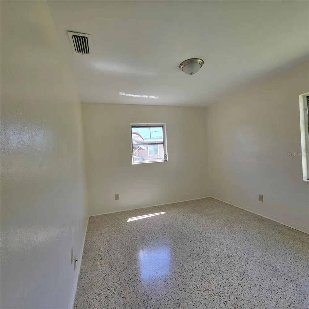 4014 22ND AVENUE St Petersburg, FL 33713