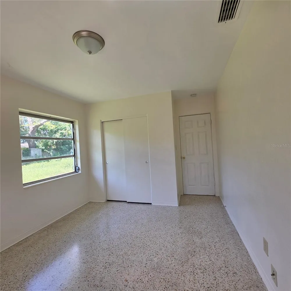 4014 22ND AVENUE St Petersburg, FL 33713