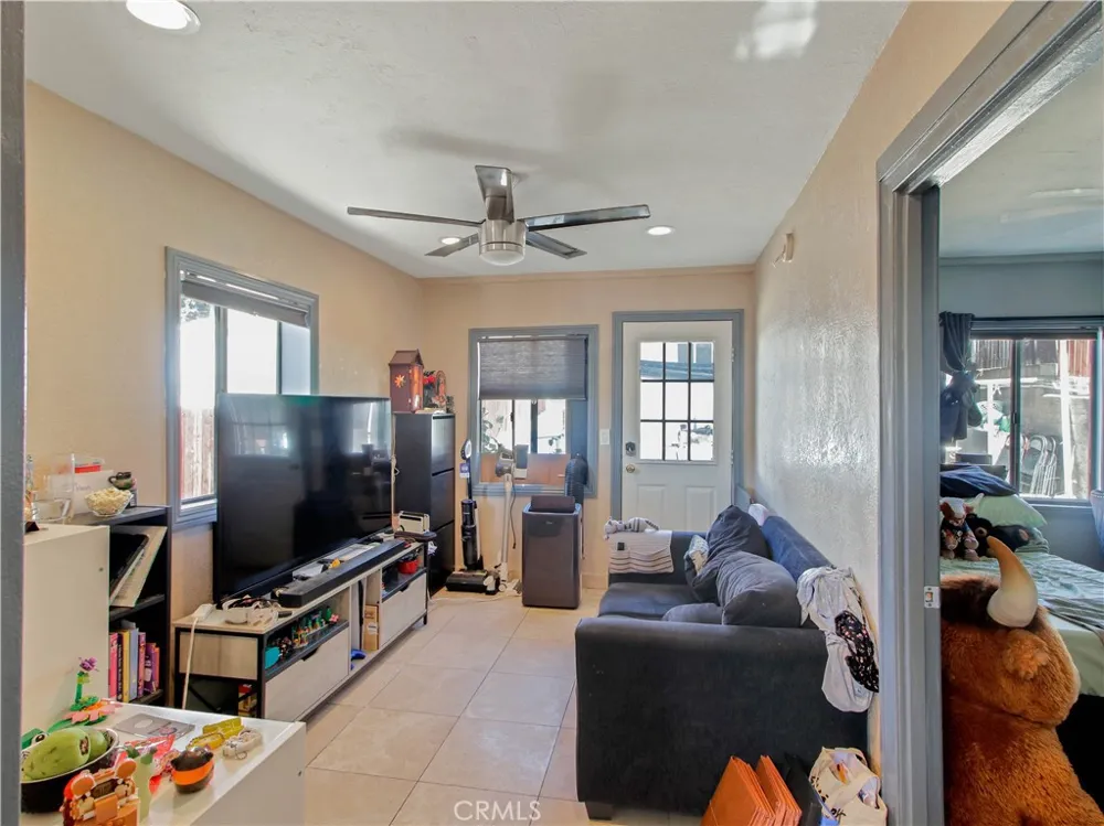 518 S Concord Los Angeles, CA 90063