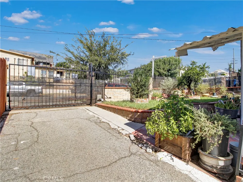 518 S Concord Los Angeles, CA 90063
