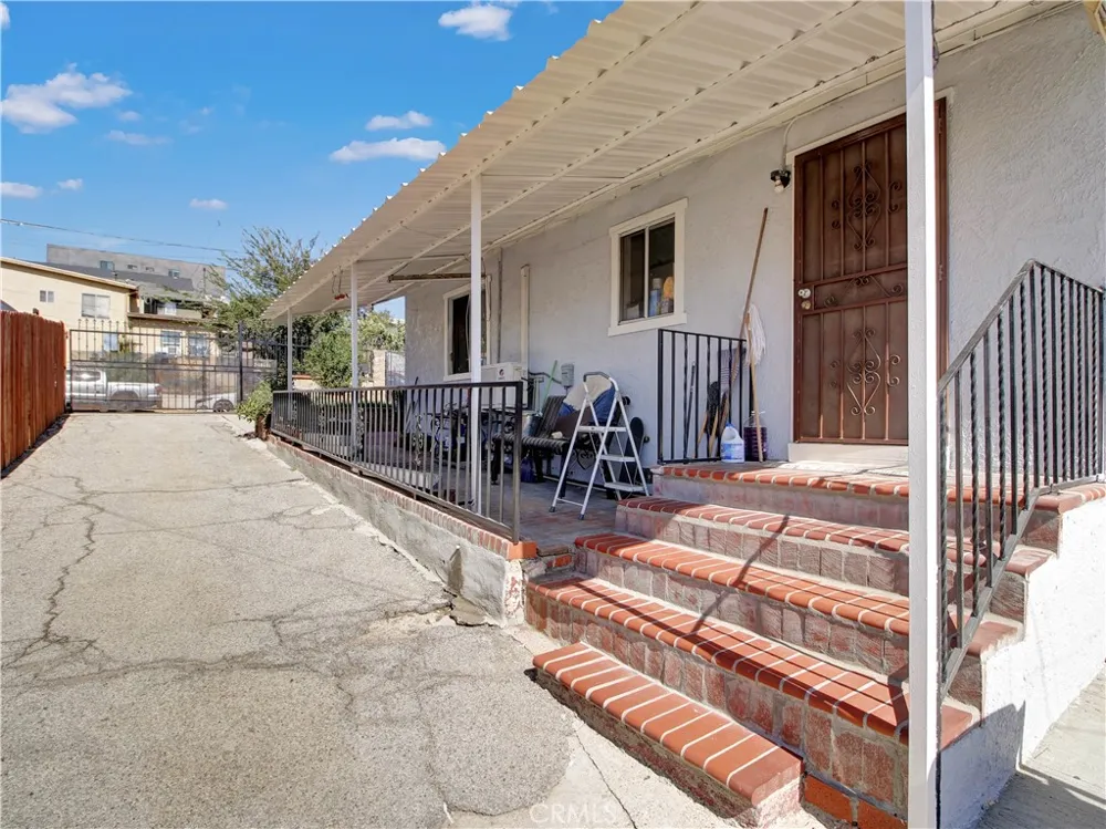 518 S Concord Los Angeles, CA 90063