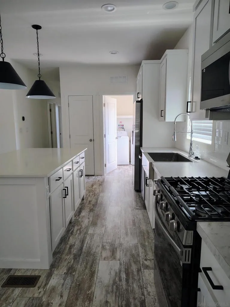9441 Domer Rd Santee, CA 92071