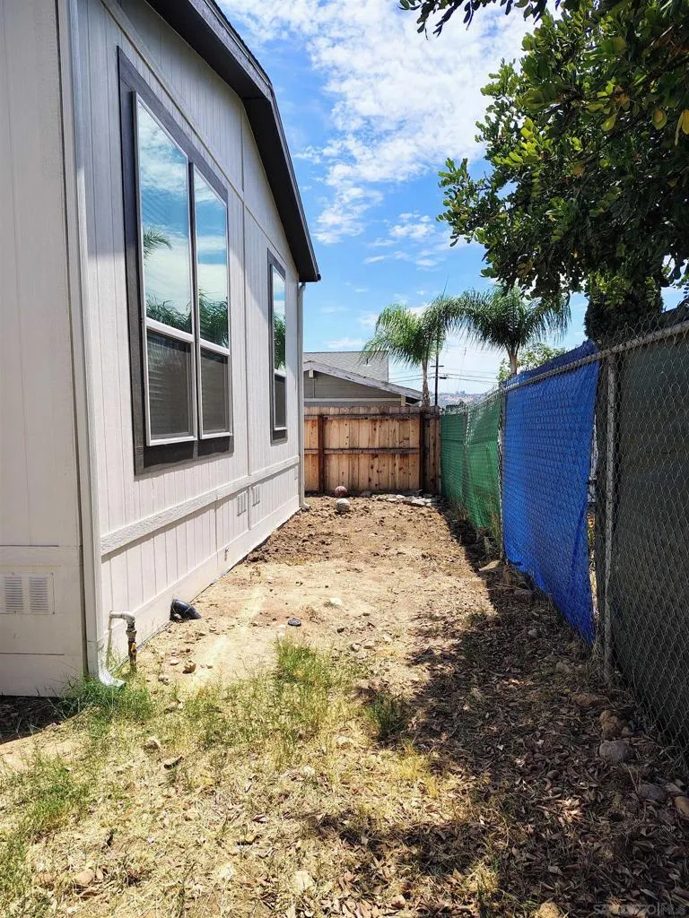 9441 Domer Rd Santee, CA 92071
