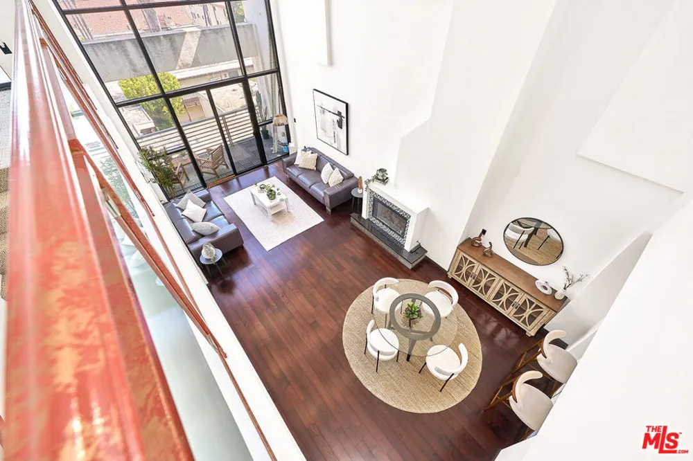 520 S Kingsley Drive #PH3 Los Angeles, CA 90020