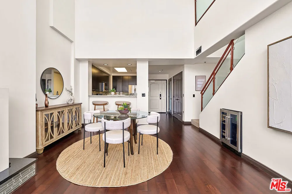 520 S Kingsley Drive #PH3 Los Angeles, CA 90020