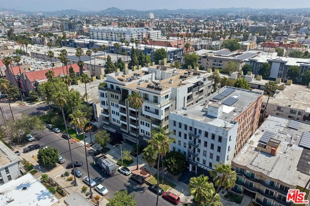 520 S Kingsley Drive #PH3 Los Angeles, CA 90020