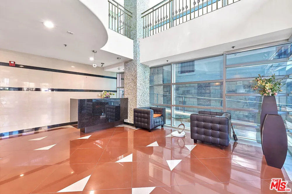 520 S Kingsley Drive #PH3 Los Angeles, CA 90020