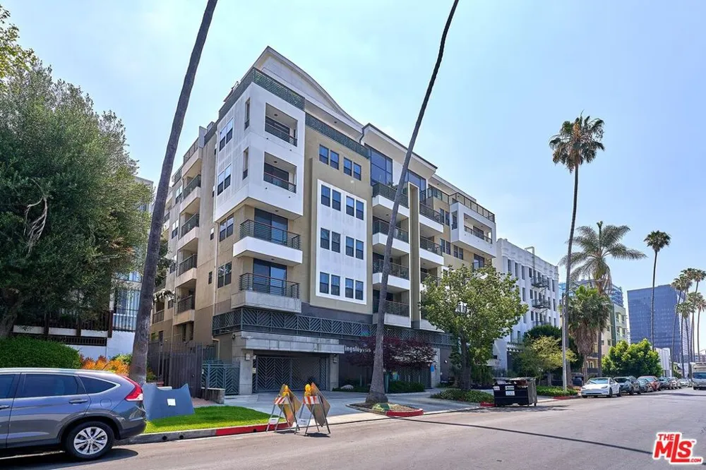 520 S Kingsley Drive #PH3 Los Angeles, CA 90020