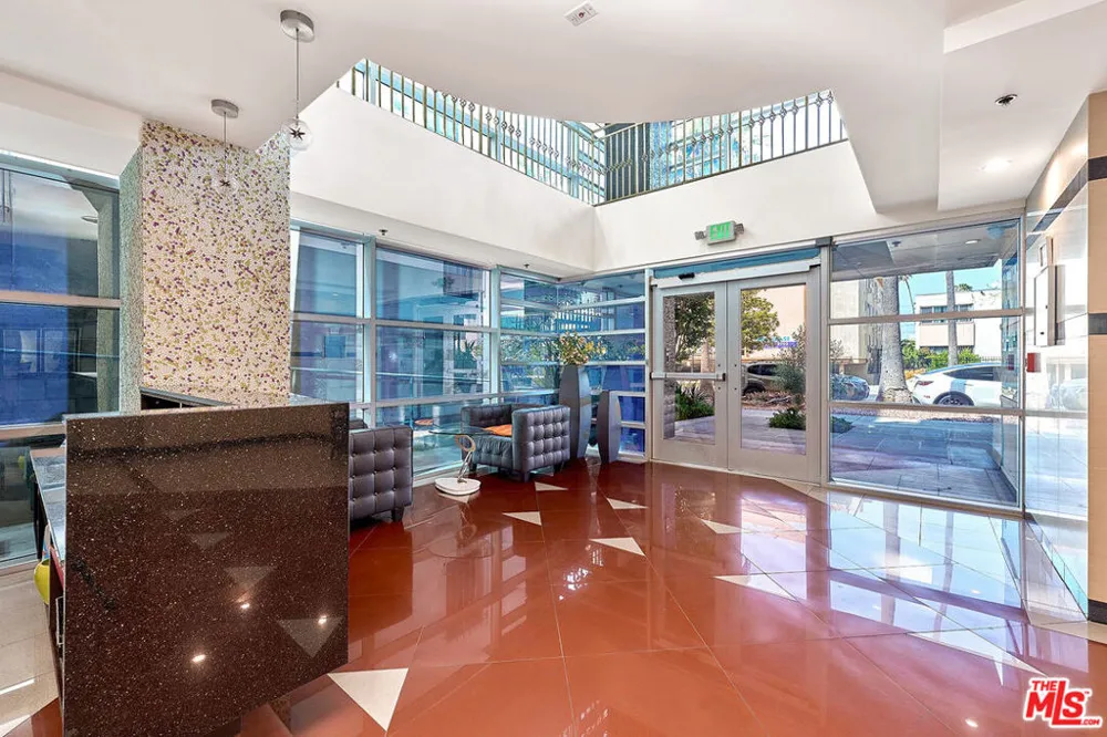 520 S Kingsley Drive #PH3 Los Angeles, CA 90020