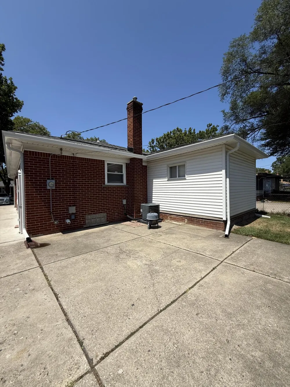 21920 Cloverlawn Street Oak Park, MI 48237