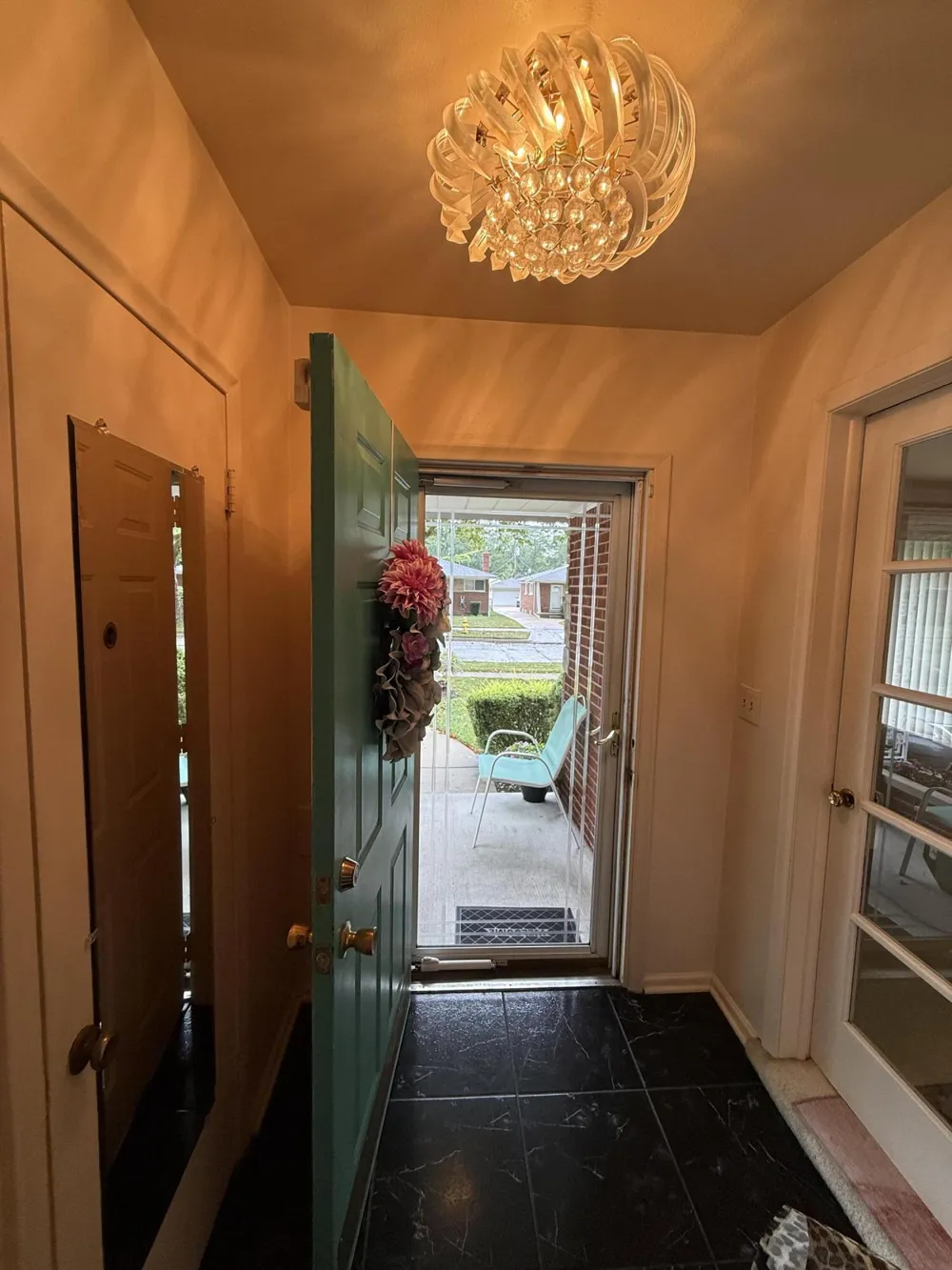 21920 Cloverlawn Street Oak Park, MI 48237