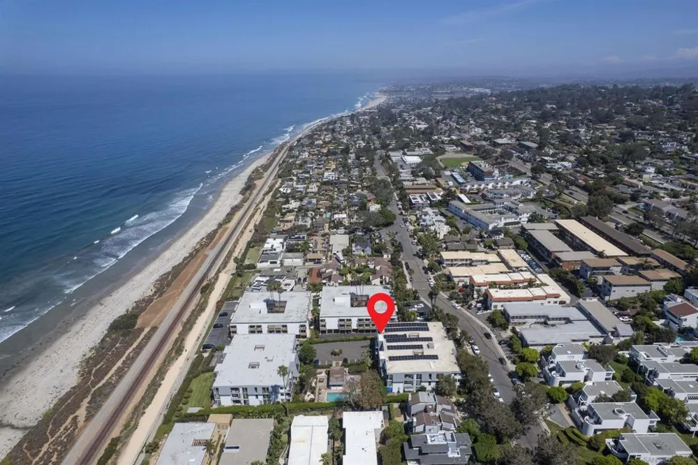 424 Stratford Ct #A25 Del Mar, CA 92014