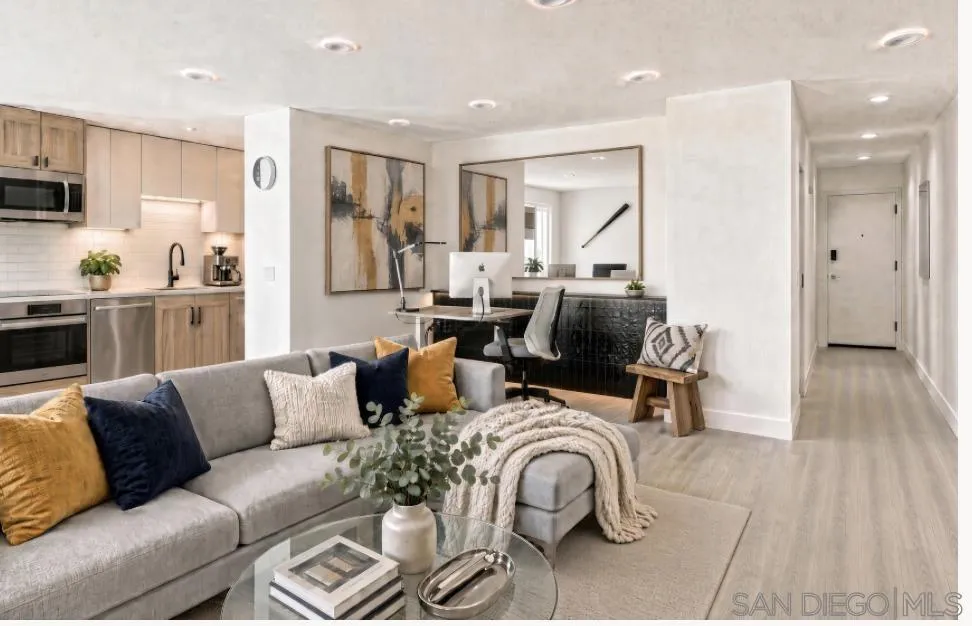 424 Stratford Ct #A25 Del Mar, CA 92014