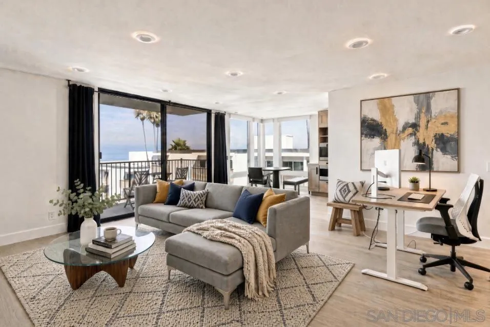 424 Stratford Ct #A25 Del Mar, CA 92014