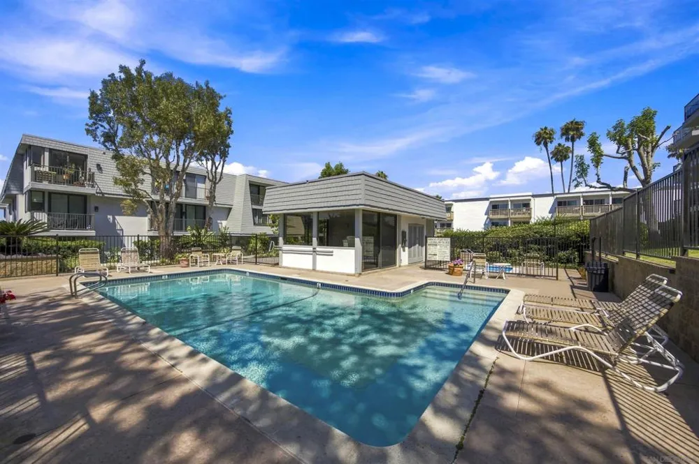 424 Stratford Ct #A25 Del Mar, CA 92014