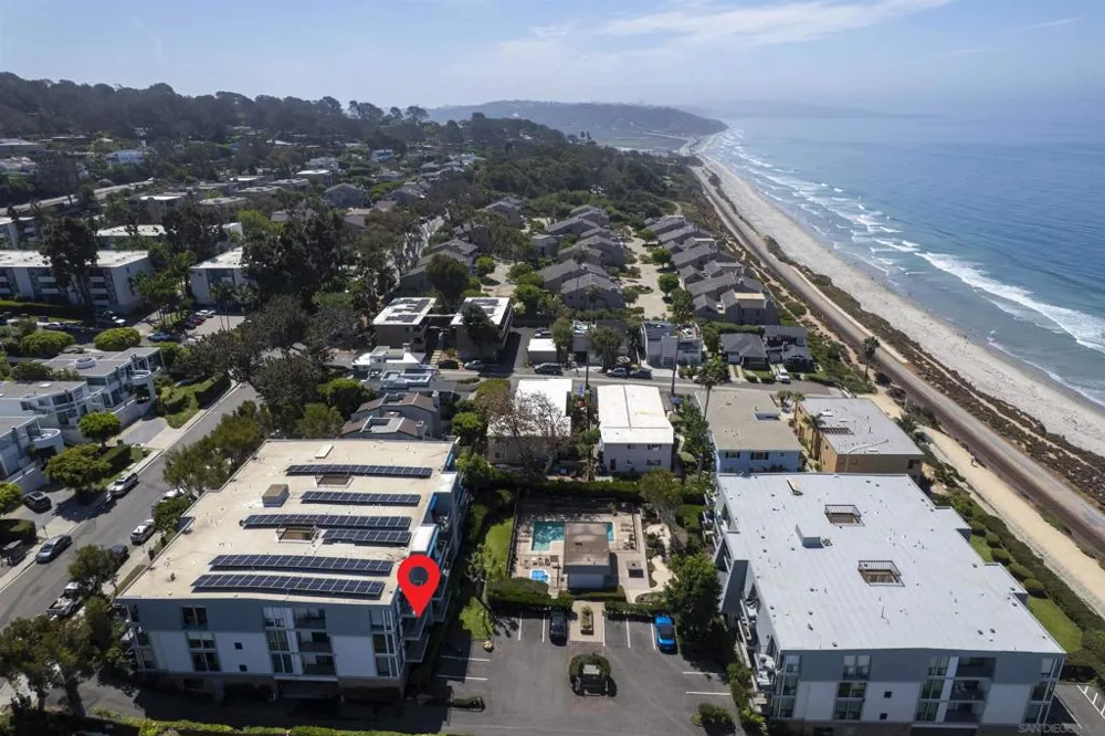 424 Stratford Ct #A25 Del Mar, CA 92014
