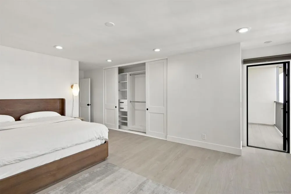 424 Stratford Ct #A25 Del Mar, CA 92014