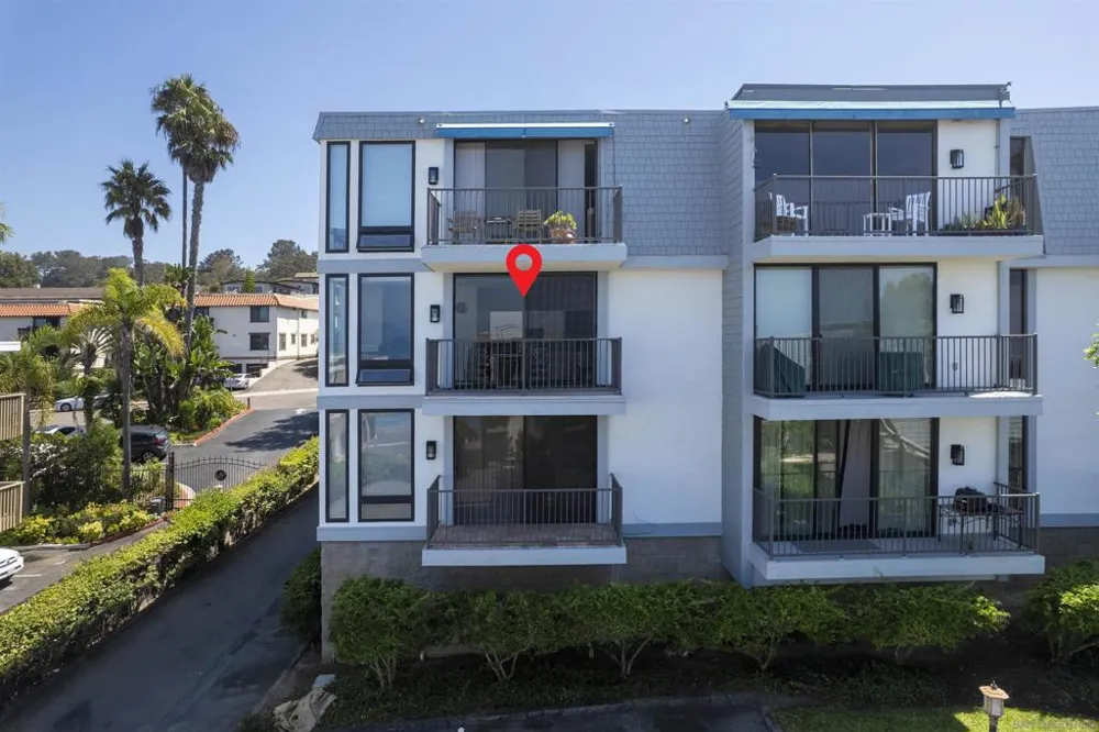 424 Stratford Ct #A25 Del Mar, CA 92014