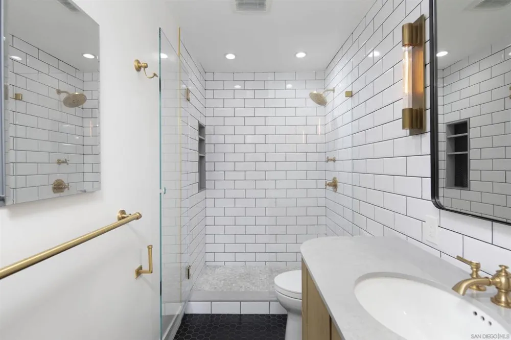 424 Stratford Ct #A25 Del Mar, CA 92014