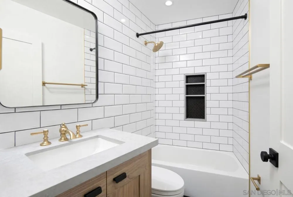 424 Stratford Ct #A25 Del Mar, CA 92014