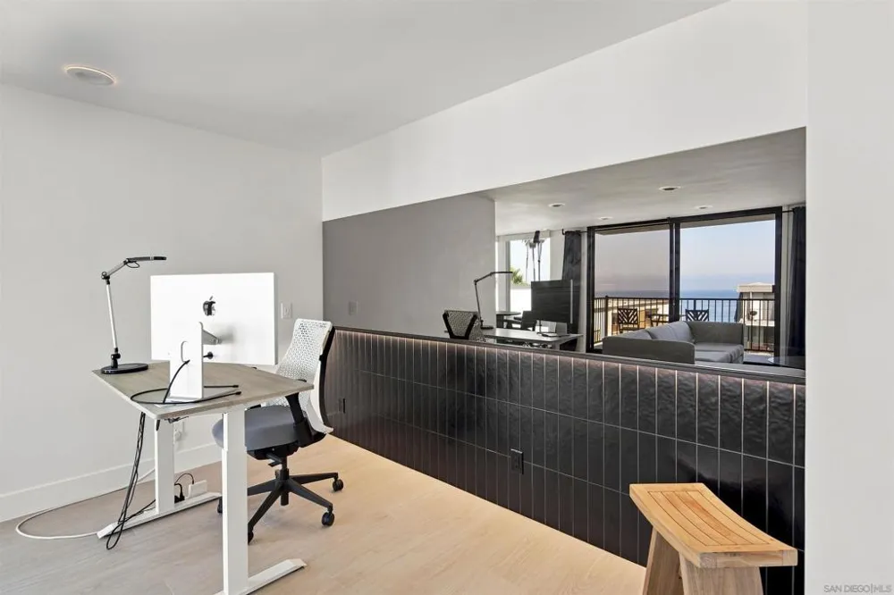 424 Stratford Ct #A25 Del Mar, CA 92014