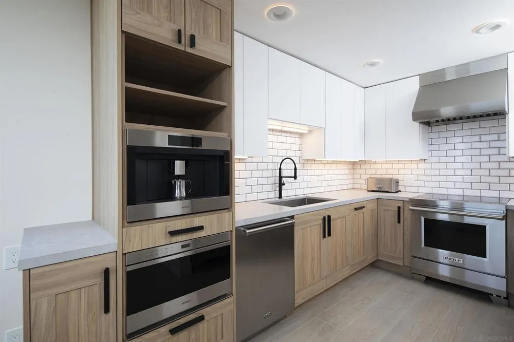 424 Stratford Ct #A25 Del Mar, CA 92014