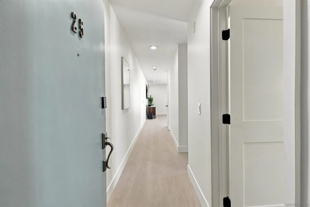 424 Stratford Ct #A25 Del Mar, CA 92014