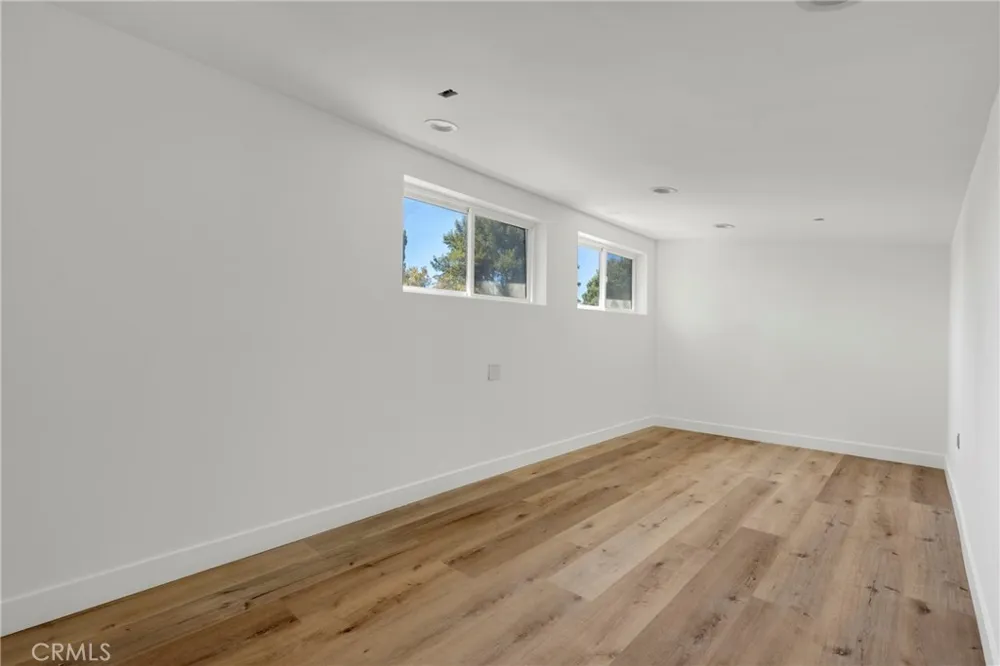 22920 Califa Street #B Woodland Hills, CA 91367